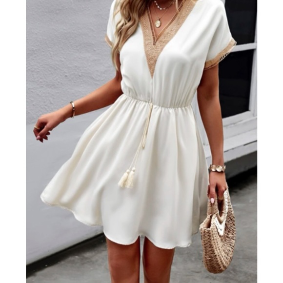 LAST PACK Boho cream V neck batwing sleeve fringe detail mini dress - Picture 4 of 5